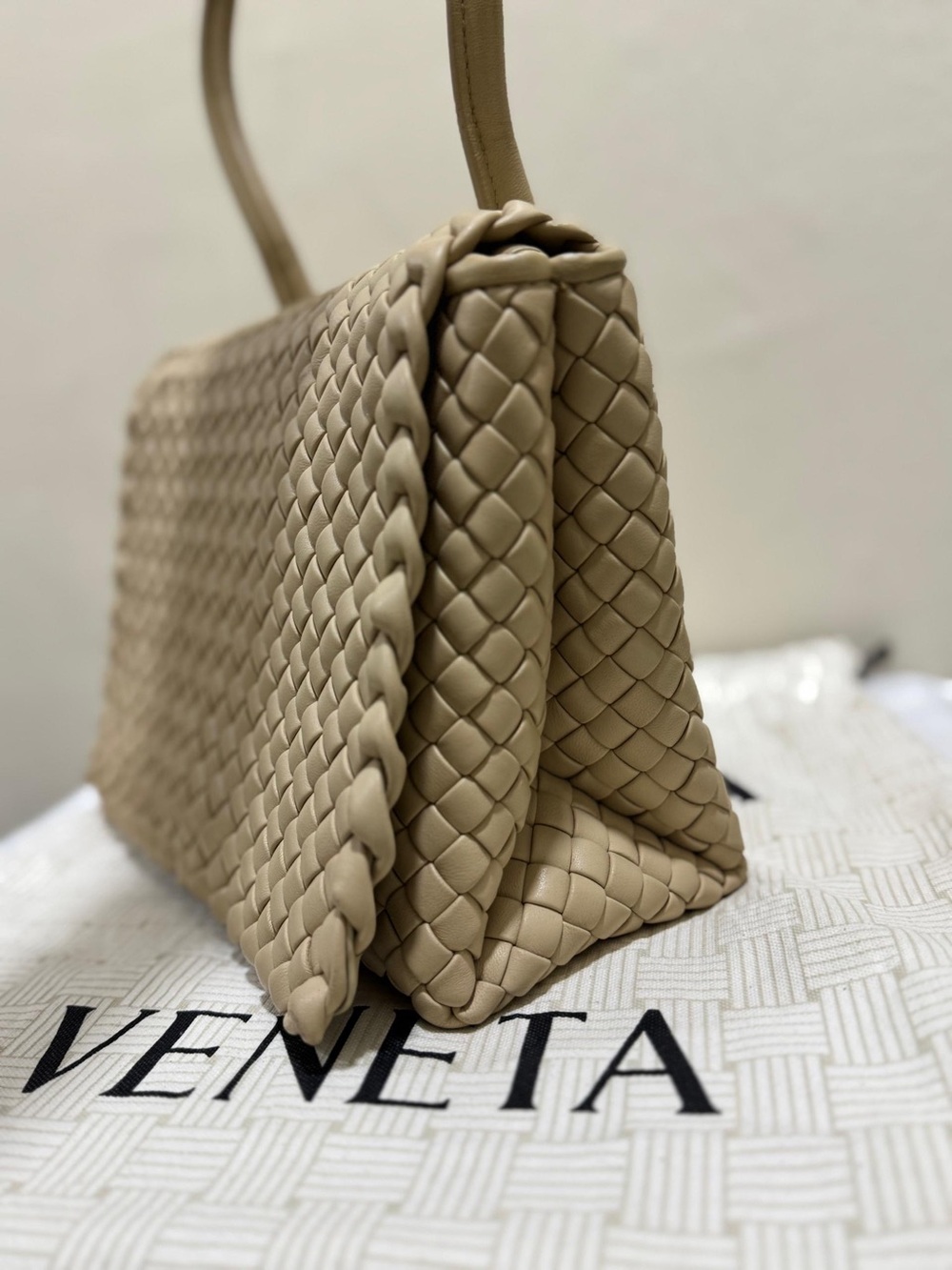 BOTTEGA VENETA Nappa Intrecciato Patti Top Handle Bag - Cream - Picture 2 of 15